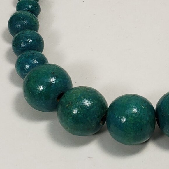 Elegant Green Beaded Necklace – Multi-Sized Beads Women’s Fashion Jewelry - Picture 5 of 7